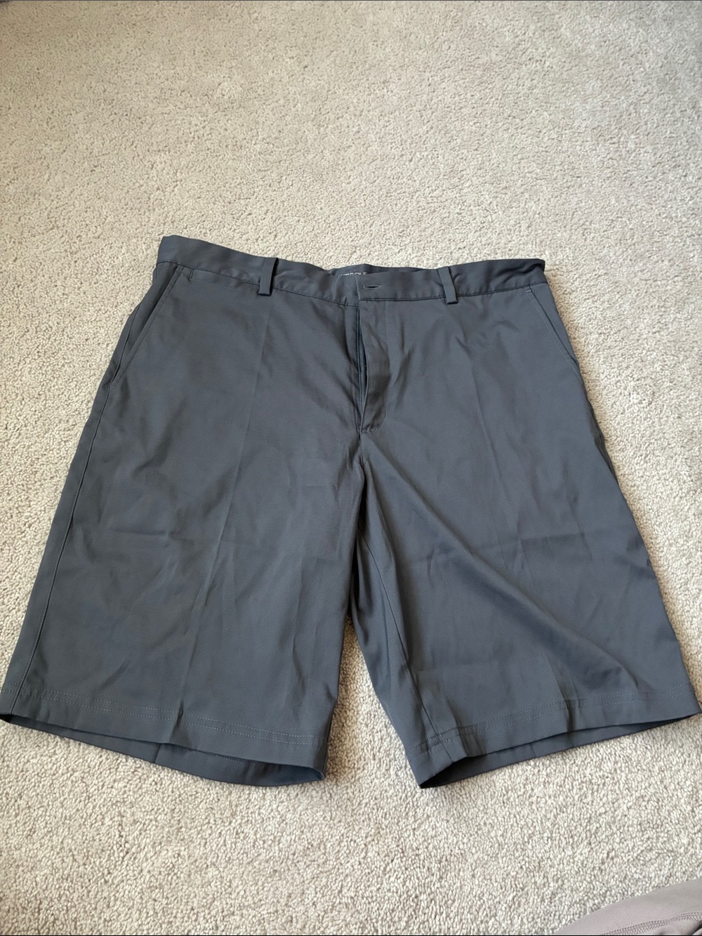 Men's Classic Gray Nike Golf Performance Shorts size 36